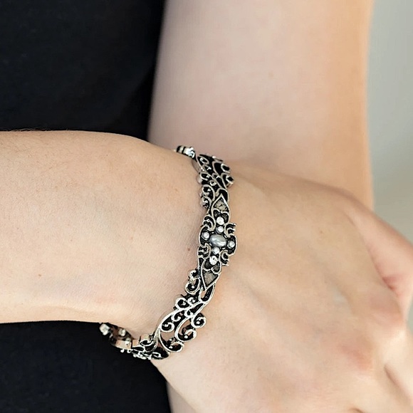 paparazzi Jewelry | Victorian Vines 